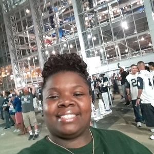 Meet your Posher, Leana